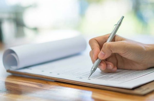 Checkliste wird ausgefüllt